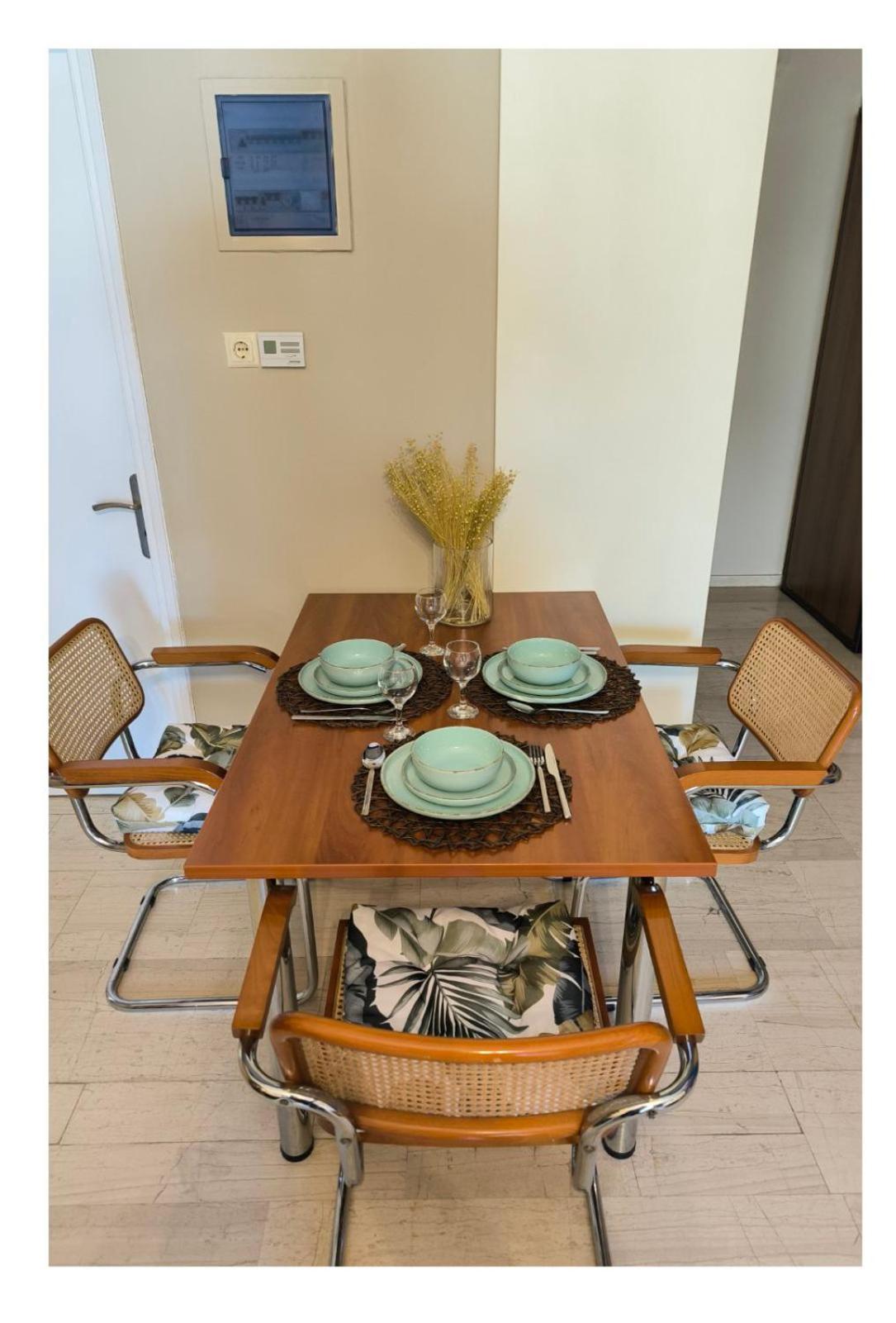 August Moon Apartment Chios Town Extérieur photo